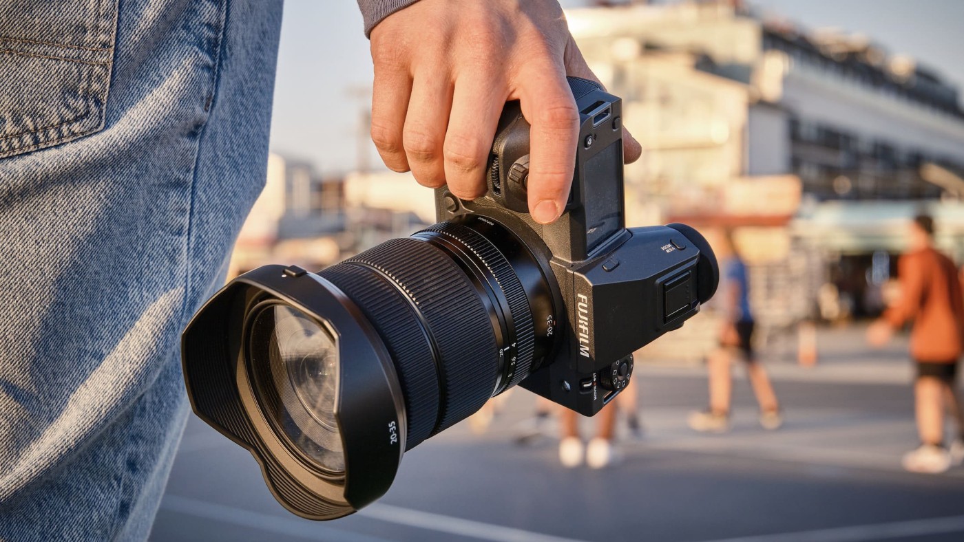 Średnioformatowy GFX100 II – czym zaskakuje nowy bezlusterkowiec Fujifilm?