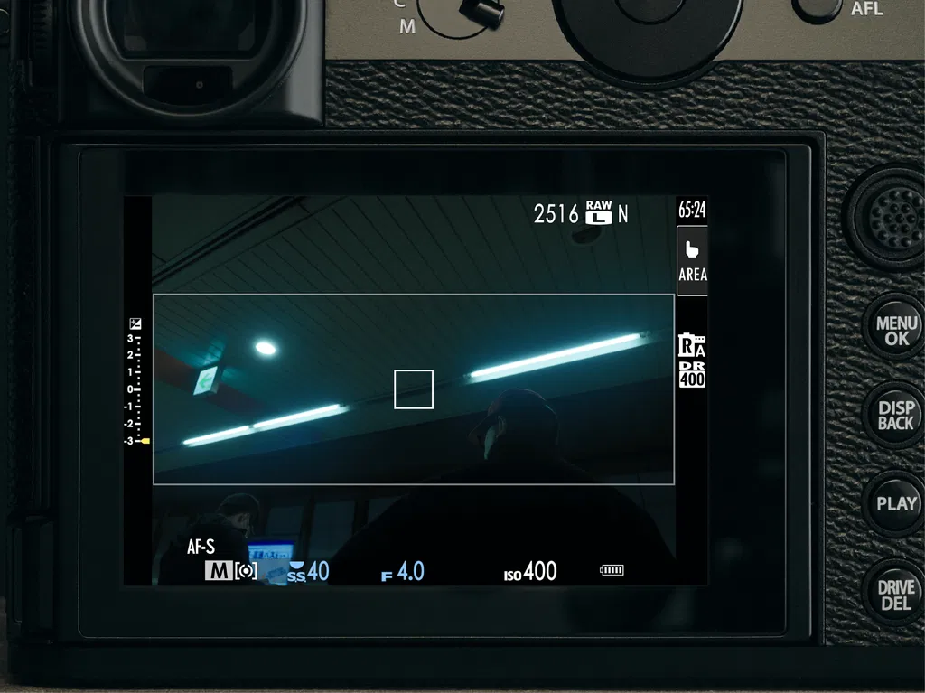 Bezlusterkowiec Fujifilm GFX 100RF w kolorze srebrnym | Odbierz futerał SmallRig oraz oprogramowanie CAPTURE ONE PRO gratis |