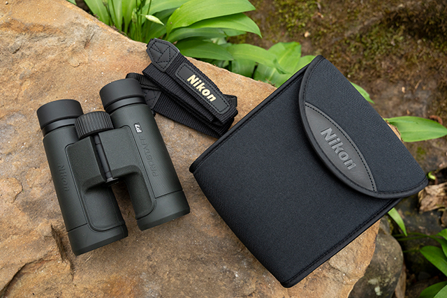 Lornetka Nikon Prostaff P7 10x30