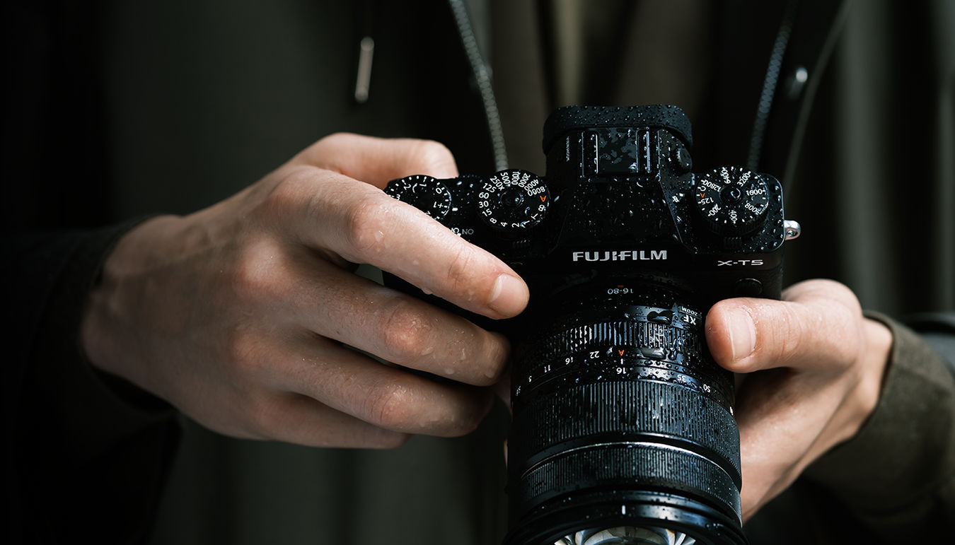 Bezlusterkowiec Fujifilm X-T5 czarny | 1000 zł rabatu na obiektywy XF oraz ładowarka+akumualtor gratis