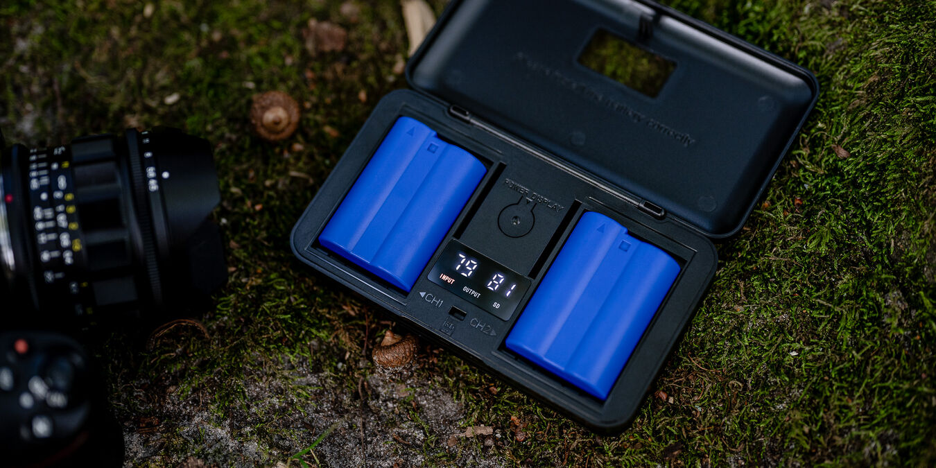 Ładowarka Newell podwójna LCD-PB-SD do Nikona EN-EL15 z funkcją powerbanku i czytnikiem kart SD