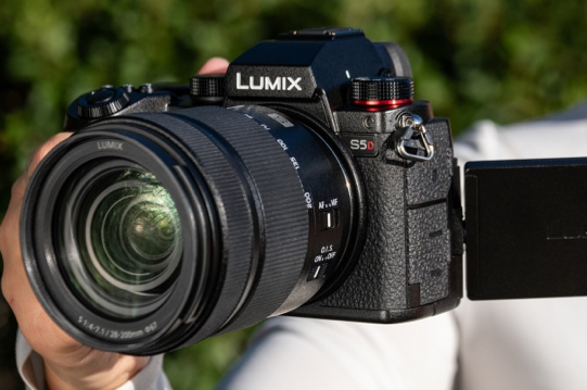 Bezlusterkowiec Panasonic Lumix S5D + 18-40mm f/4.5-6.3 - Oficjalna dystrybucja - autoryzowany partner Panasonic + Rozszerz gwarancję do 5 lat!