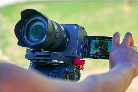 Kamera Sony FX30 + Uchwyt z modułem XLR + Studencki CASHBACK 1300zł + Welcome to Alpha Cashback