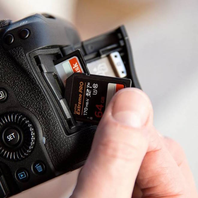 Bezlusterkowiec Canon EOS R6 body + adapter EF-EOS R - TYLKO WYSYŁKA! (wypożyczalnia)