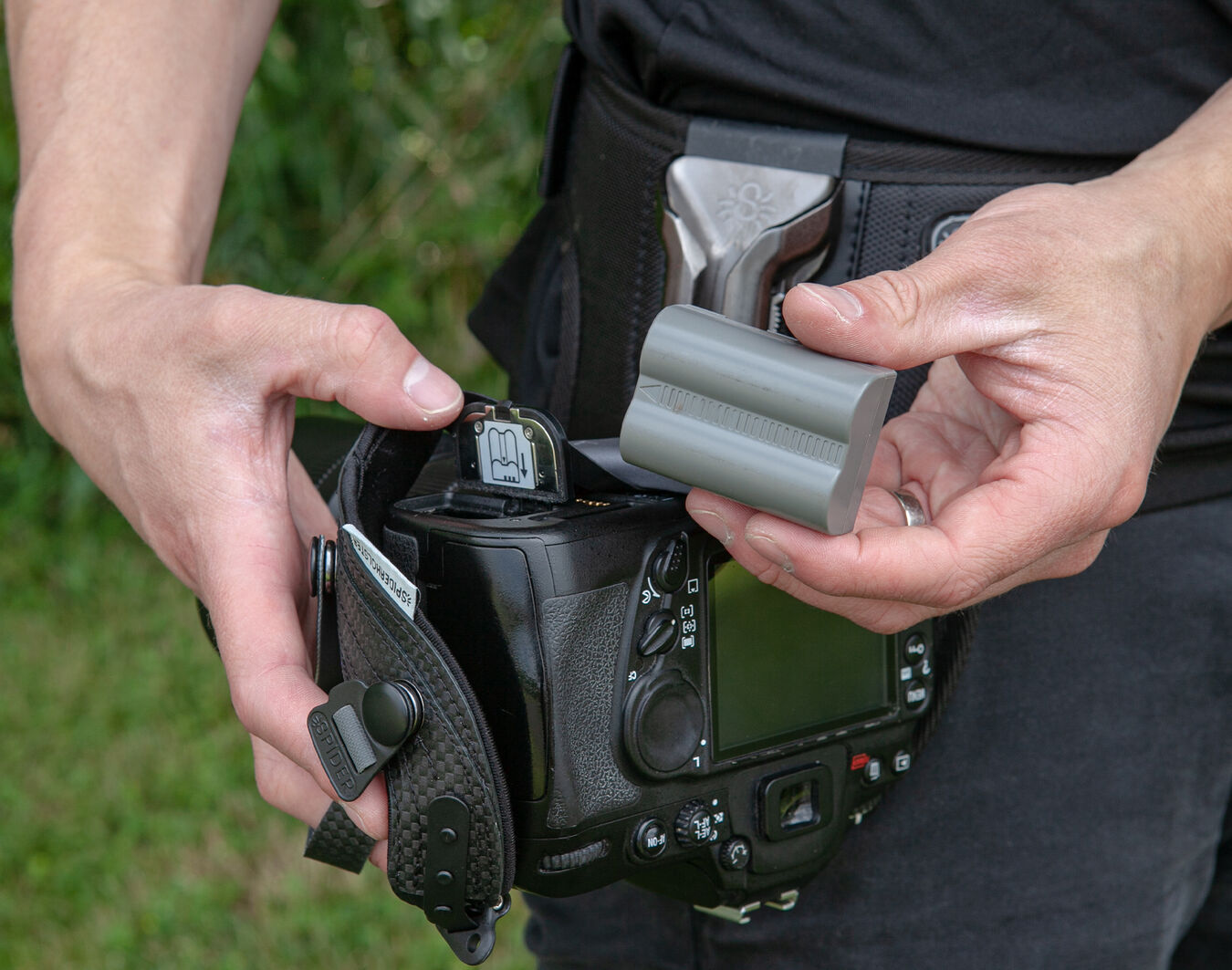 Pasek na rękę (skórzany) SPIDER CAMERA HOLSTER SpiderPro Hand Strap v2 (BLACK)