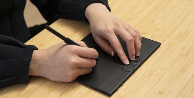 Tablet graficzny Wacom Intuos Pro S (PTK470) 2025
