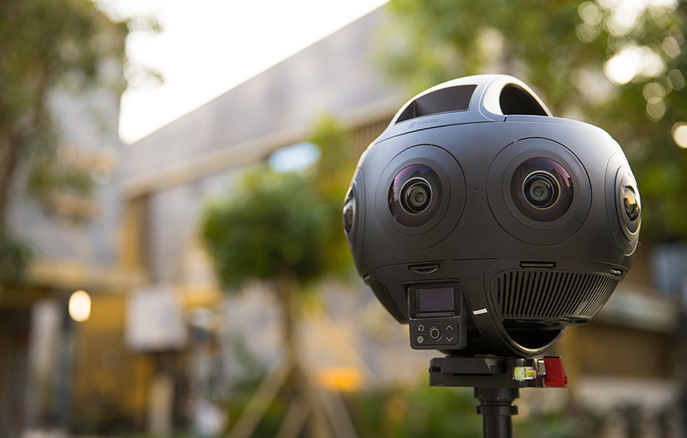 Kamera Insta360 Titan