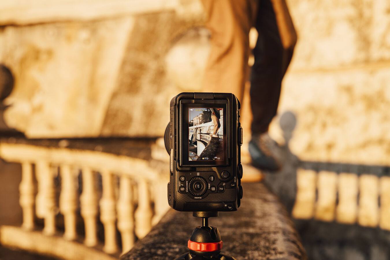 Bezlusterkowiec Canon EOS R6 V body - Dobierz akcesoria w super cenie !